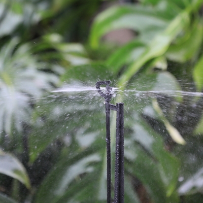 Agricultura Riego Tipo G Triángulo Roteador Micro-Jet Sprinkler para el riego del jardín