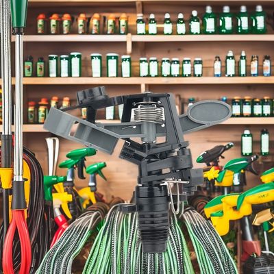 Armas de roca móviles de herradura masculina con impacto de 1/2 pulgadas de rociadores de jardín para un riego eficaz