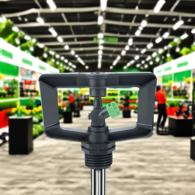 Riego de un rociador rotativo para amortiguación de 360 grados en el riego de césped agrícola