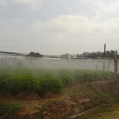 Sprinkler de tornillo de 360° para conexión rápida y solución de riego de jardinería