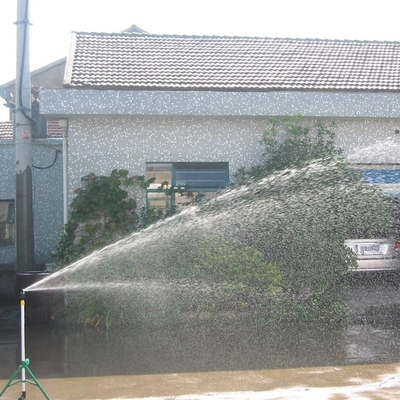 Agua y espacio de la habitación con boquilla de salida múltiple de 360 sprinkler de riego de jardín para patio