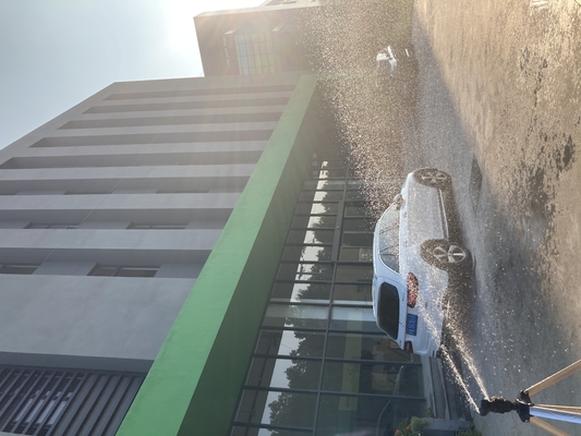 Imagen muestra 180 grados rotativo R10 boquilla de salida múltiple sistema de riego de rociador medio