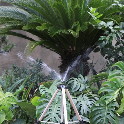 Rociador de rotación de doble boquilla para jardín hecho de plástico de ingeniería duradero