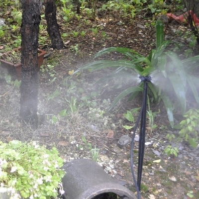 Sprinkler de riego de jardín con radio de pulverización de 0,9-1,0M y material de plástico de ingeniería