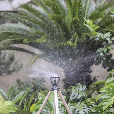 Ingeniería Plastic Butterfly Sprinkler para el riego de granjas de patio ahorrar tiempo y esfuerzo