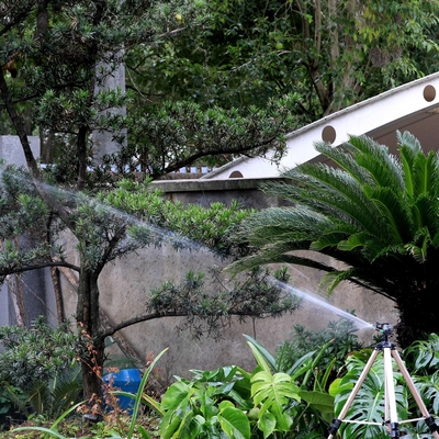 Control óptimo de la presión de los rociadores de rotación 360 para el riego de la agricultura del jardín