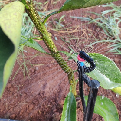 Conectar rápidamente el rociador giratorio de riego tipo G para riego agrícola a 360 grados